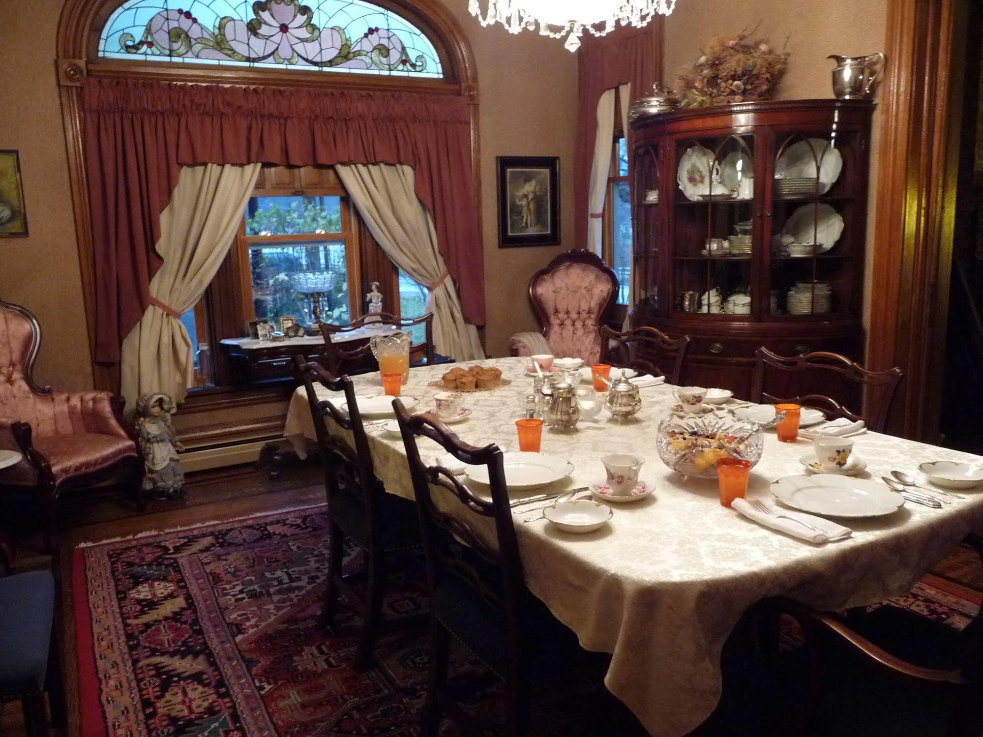 Victorian Loft Bed And Breakfast Clearfield Eksteriør billede